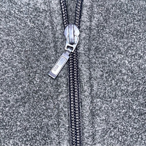 Gap zip up fleece jacket adult size S dark gray, EUC - Picture 6 of 7